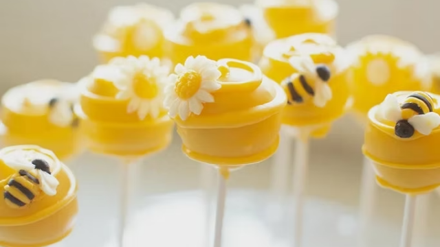 BumbleBeeCakePops