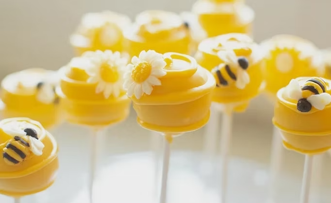 BumbleBeeCakePops